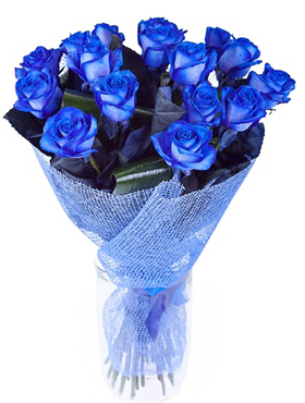 Bayraklı çiçekçi mavi gül buketi